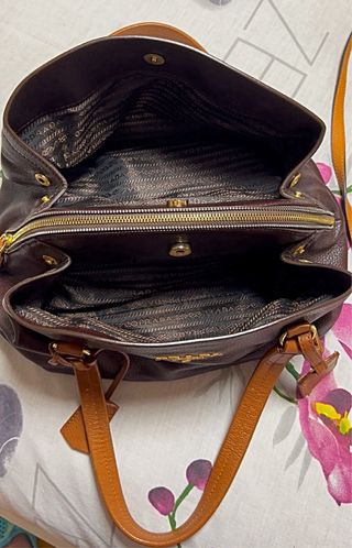 Borsa Prada in pelle marrone