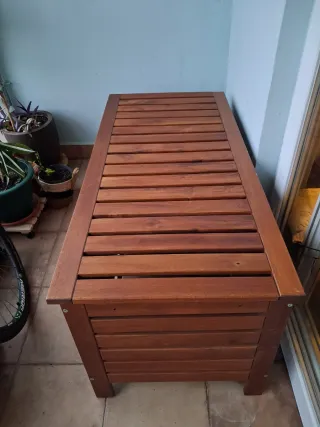 Banco de madera con almacenaje