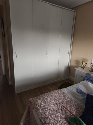 REGALO Armario blanco de madera