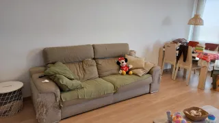 Sofá de tela beige/marrón