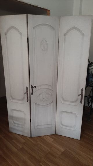 Biombo decorativo con diseño gráfico