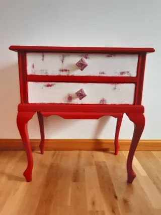 Mesilla de noche vintage roja y blanca