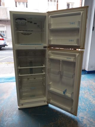 FRIGORÍFICO LG MUY BUENO 90 EUROS, CARTAGENA