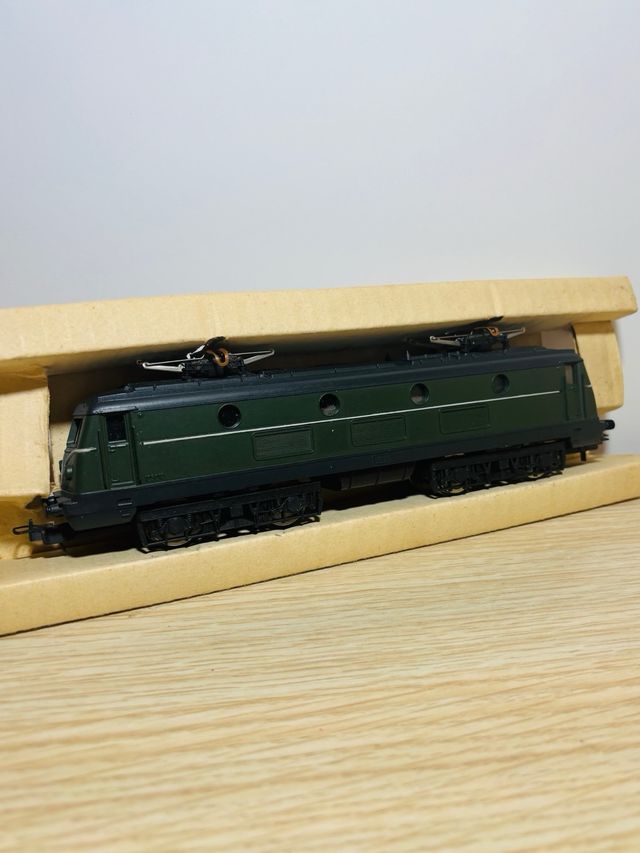 Locomotora Eléctrica Lima 8025 - Primera Versión.