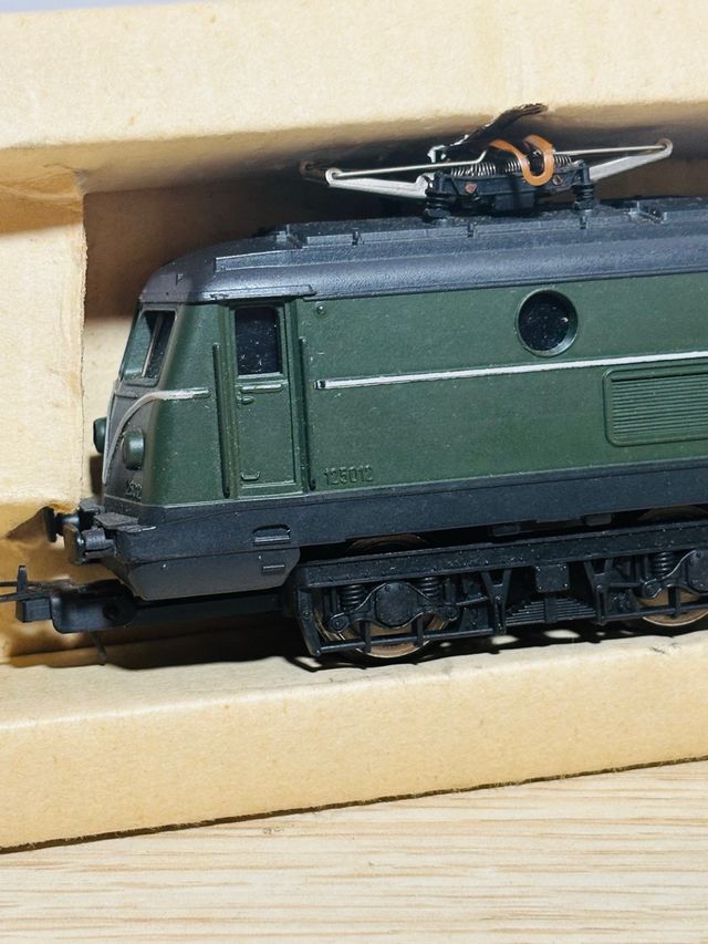 Locomotora Eléctrica Lima 8025 - Primera Versión.