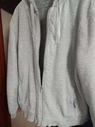 Chaqueta gris afelpada talla XL