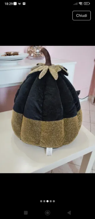 Cuccia per gatti a forma di zucca mai usata