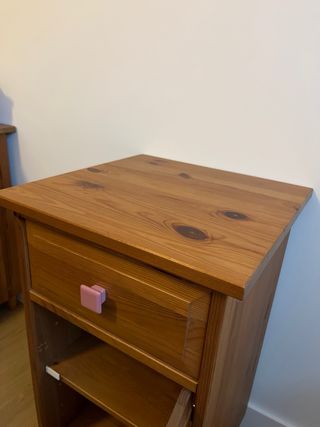 Mesita de noche de pino macizo