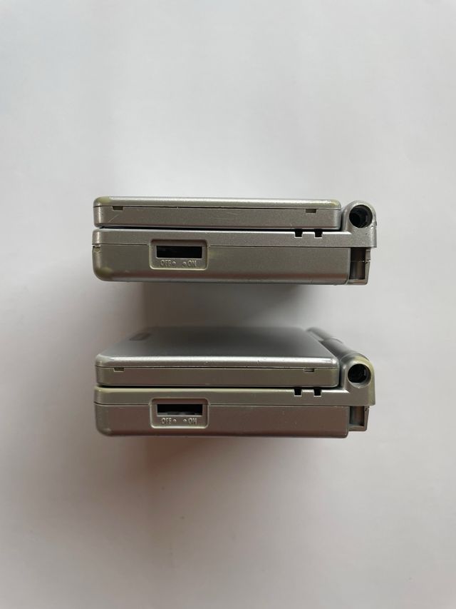 2 x Carcasas GameBoy Advance SP Originales
