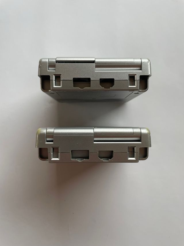 2 x Carcasas GameBoy Advance SP Originales