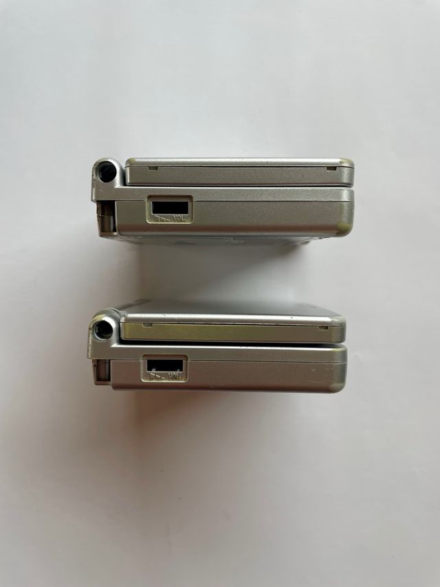 2 x Carcasas GameBoy Advance SP Originales