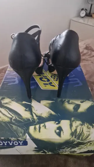 Zapatos/Sandalias de tacón negras. Talla 38