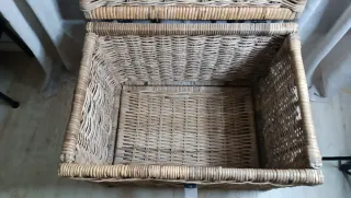 Baúl de mimbre con cierre