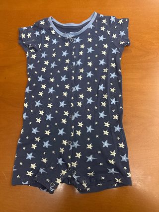 Pijama corto estrellas bebé 9-12 meses