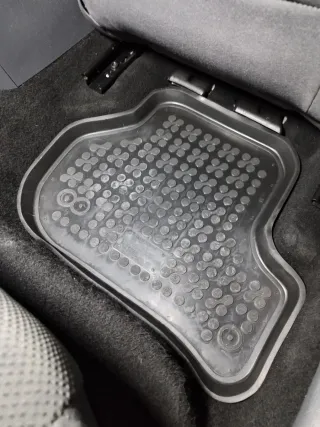 Alfombrillas goma tipo cubeta coche
