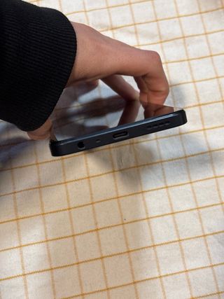 Teléfono Móvil Negro - 3 Meses de Uso