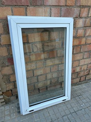 Ventana abatible Climalit