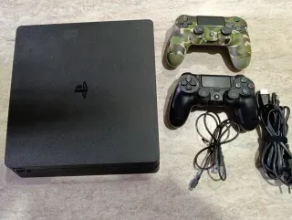 PS4 (PlayStation 4) y 2 Mandos