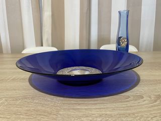 Plato azul y Jarrón cristal/plata
