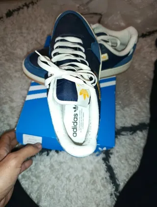 Adidas Zapatillas Deportivas Azul Marino y Beige