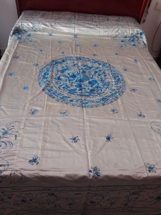 Colcha Seda y Estuche Siglo XIX