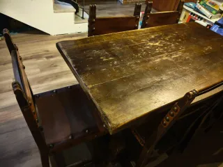 Mesa y 4 sillas rústicas madera y cuero