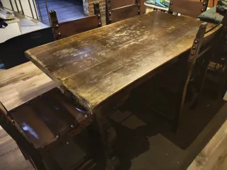 Mesa y 4 sillas rústicas madera y cuero