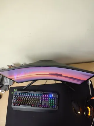 Monitor Samsung G55C 165Hz Curvo