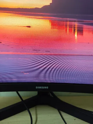 Monitor Samsung G55C 165Hz Curvo