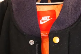 Caçadora Bomber Nike Negra i Marró Talla M