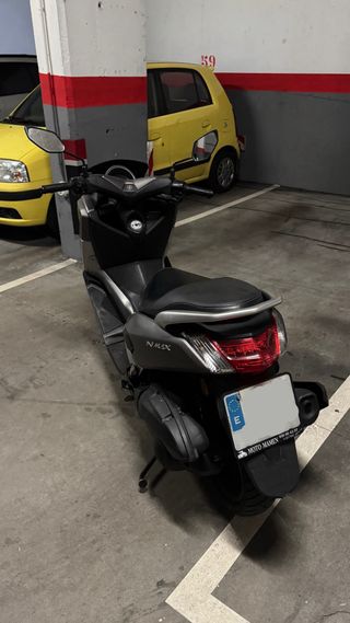 Yamaha NMAX 125cc Gris/Negro