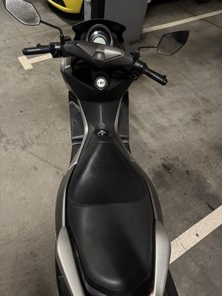 Yamaha NMAX 125cc Gris/Negro