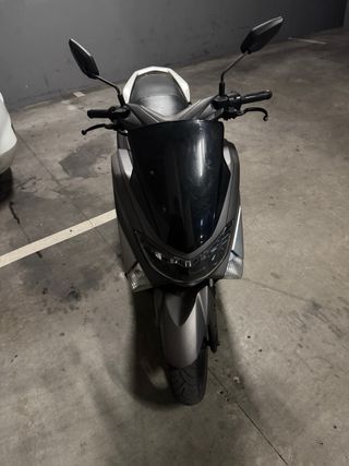 Yamaha NMAX 125cc Gris/Negro