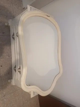 Mueble tocador blanco con espejo