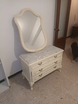 Mueble tocador blanco con espejo