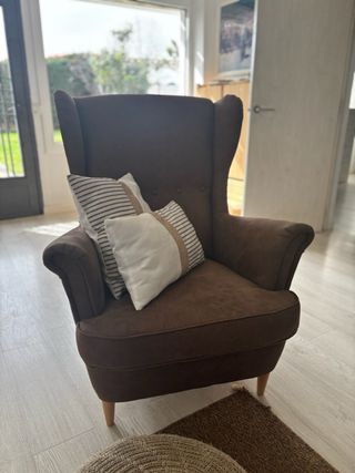 Sillón orejero Ikea marrón