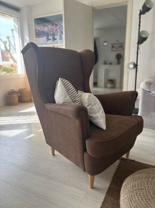 Sillón orejero Ikea marrón