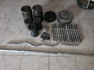 Pesas de hierro y barras