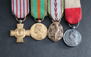 Pasador 10 medallas francesas miniatura Gala Ofic