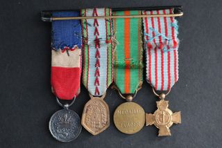 Pasador 10 medallas francesas miniatura Gala Ofic