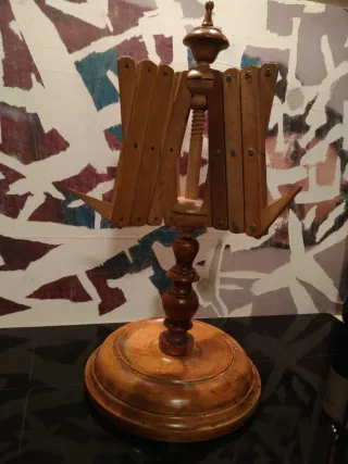 Antico arcolaio dipanarore in legno