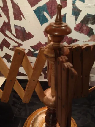 Antico arcolaio dipanarore in legno