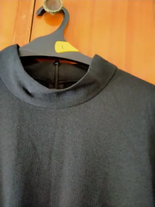 Vestido negro Zara manga larga fruncido