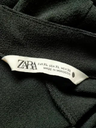 Vestido negro Zara manga larga fruncido