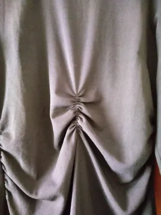 Vestido negro Zara manga larga fruncido