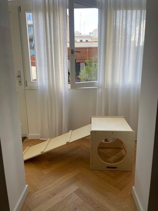 Cubo con tobogán Pikler madera