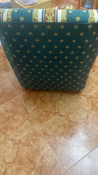 Mesa y 6  Sillas Comedor  Se regalan 2 sofas