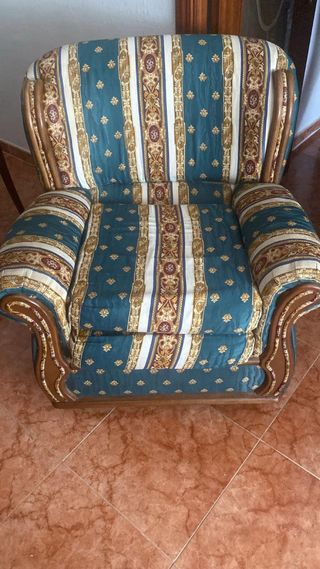 Mesa y 6  Sillas Comedor  Se regalan 2 sofas