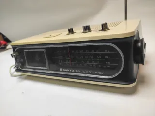 Radio Digital Sanyo Vintage