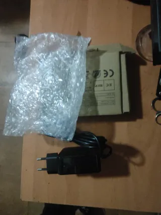 ⚡ Cargador portátil 65W – punta redonda, como nuev